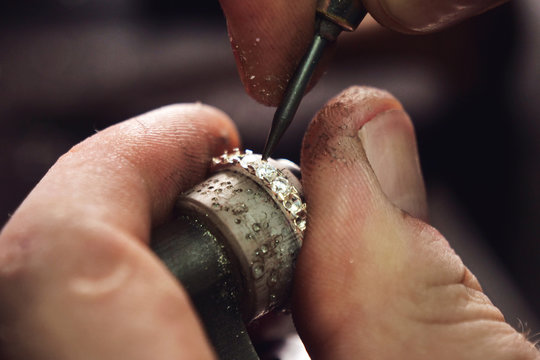 Quality and Craftsmanship in Luxury Fashion Accessories